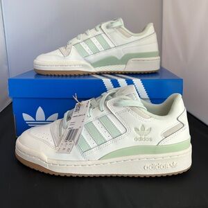 NEW Adidas Forum Low CL Sneakers Mint Green, Cream White Size 9 Host Pick 🎉